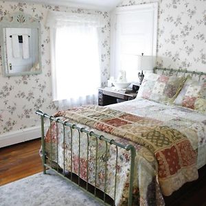 The Coolidge Corner Guest House: A Brookline Bed And Breakfast